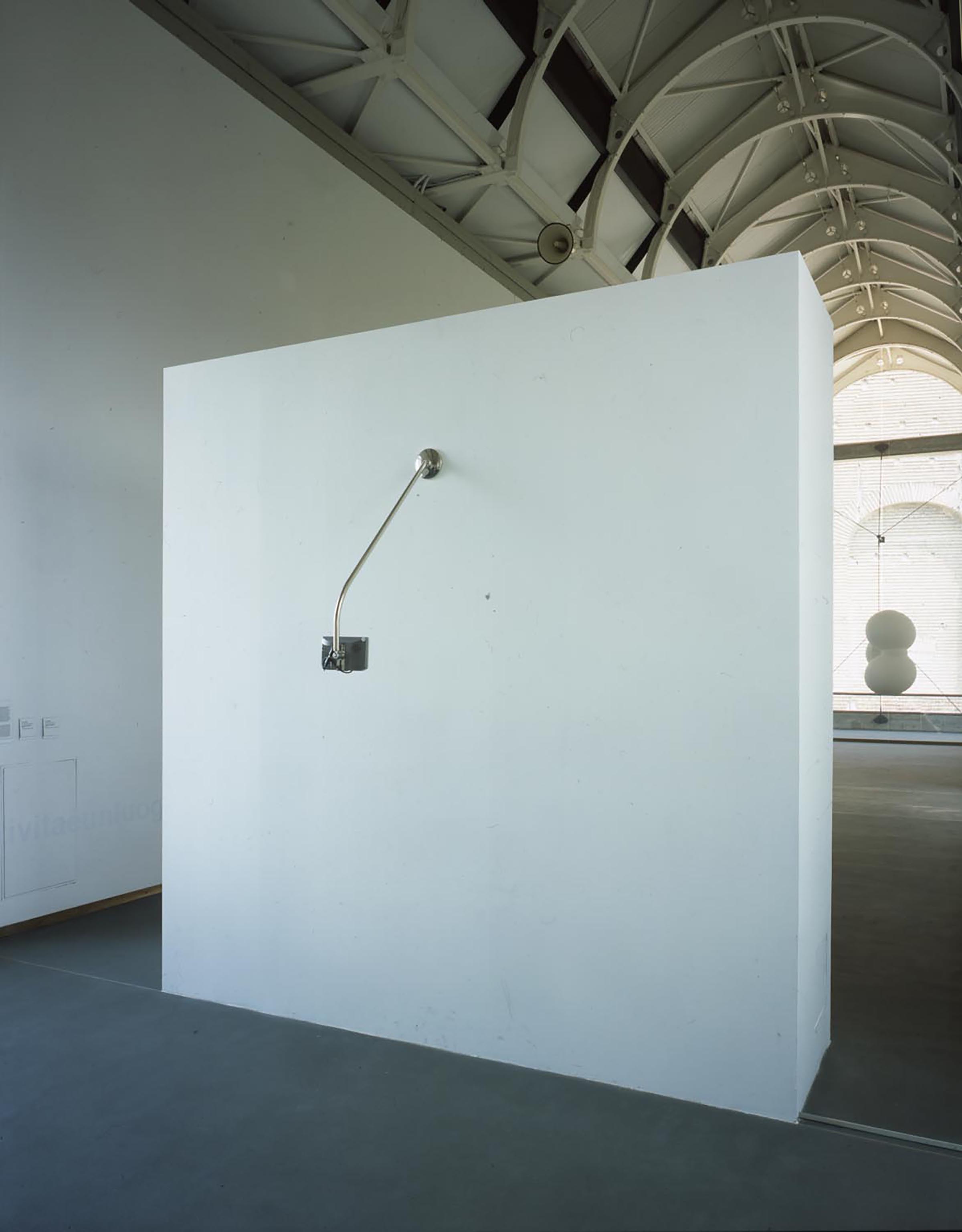 Paul Pfeiffer, Corner Piece, 2003